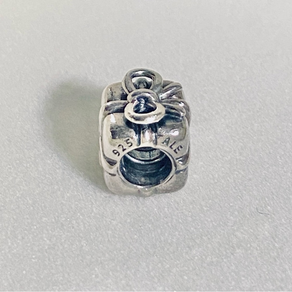 Pandora RETIRED Gift Box Charm